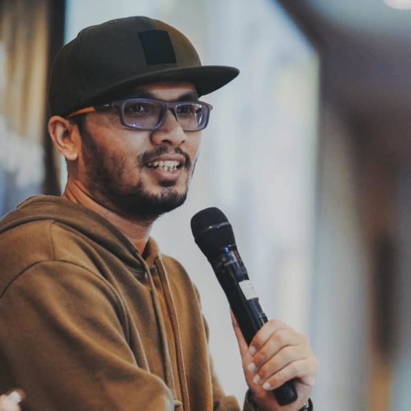 Ustadz Hanan Attaki Biodata Profil Fakta Umur Agama Istri Karier