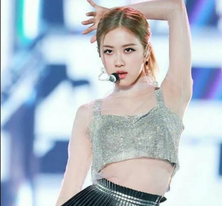 Bikin Terpana Idol KPop Cewek Ini Pancarkan Aura Seksi Di Atas Panggung Dailysia