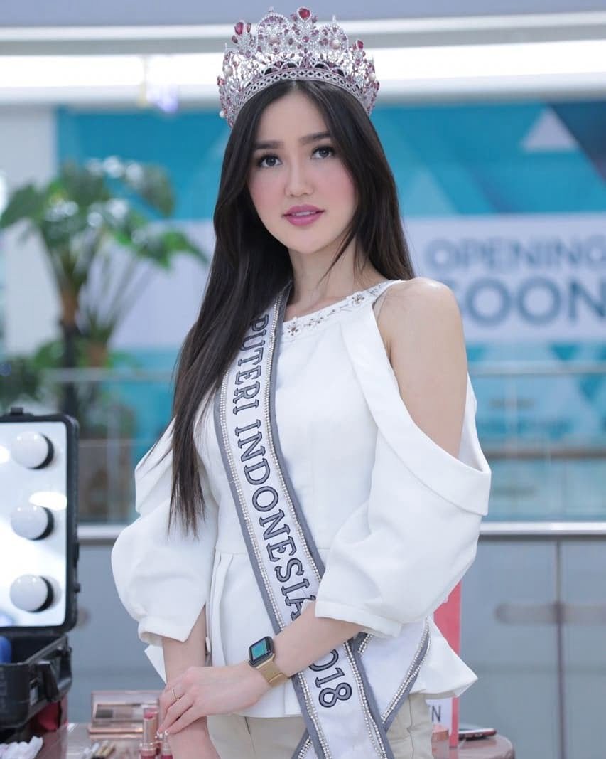 10 Sisi Lain Sonia Fergina Citra Wakil Indonesia Di Miss Universe 2018