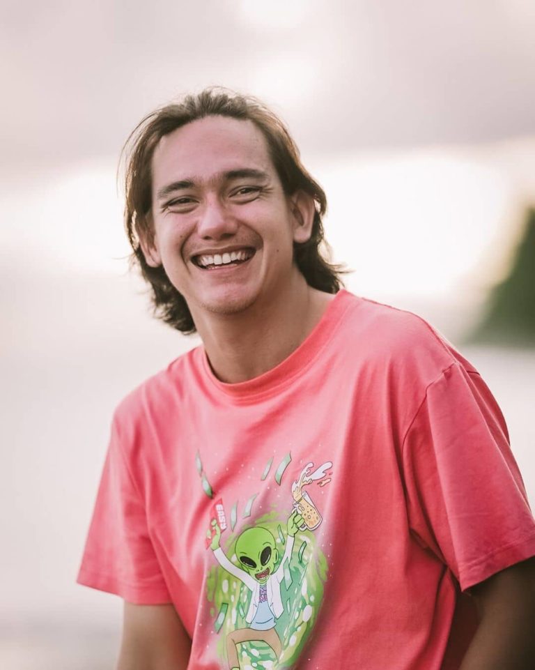 Adipati Dolken Biodata Profil Fakta Umur Agama Istri Film Sinetron