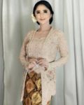 Dewi Perssik - Biodata, Profil, Fakta, Umur, Agama, Suami, Film