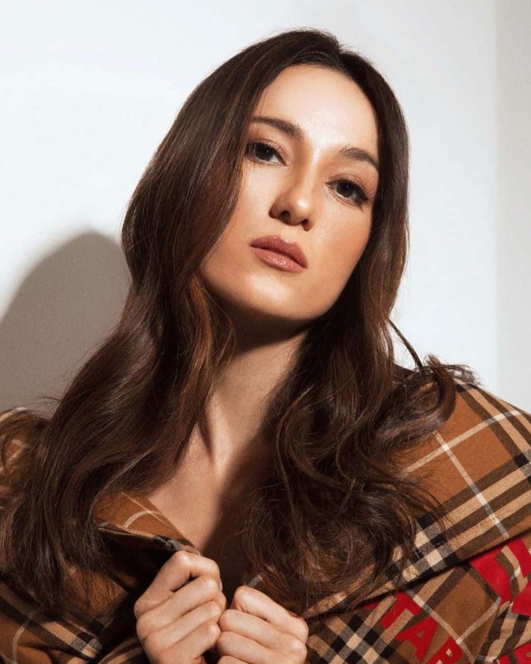 Julie Estelle - Biodata, Profil, Fakta, Umur, Agama, Suami, Karier