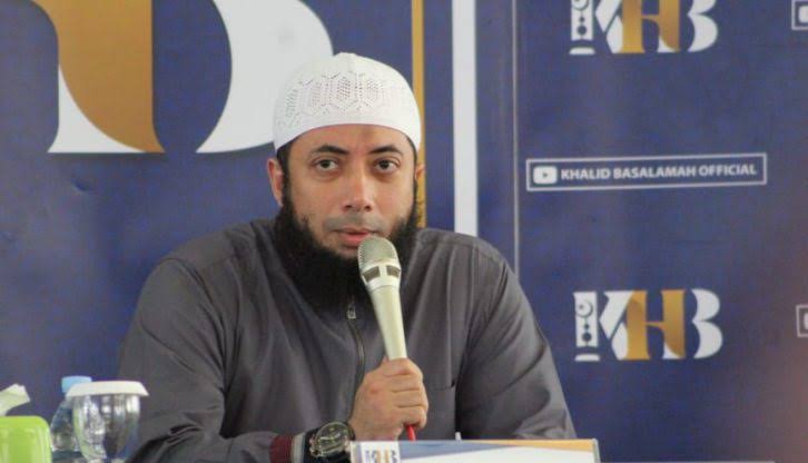 Jumlah Istri Ustadz Khalid Basalamah - Urusan Sekolah