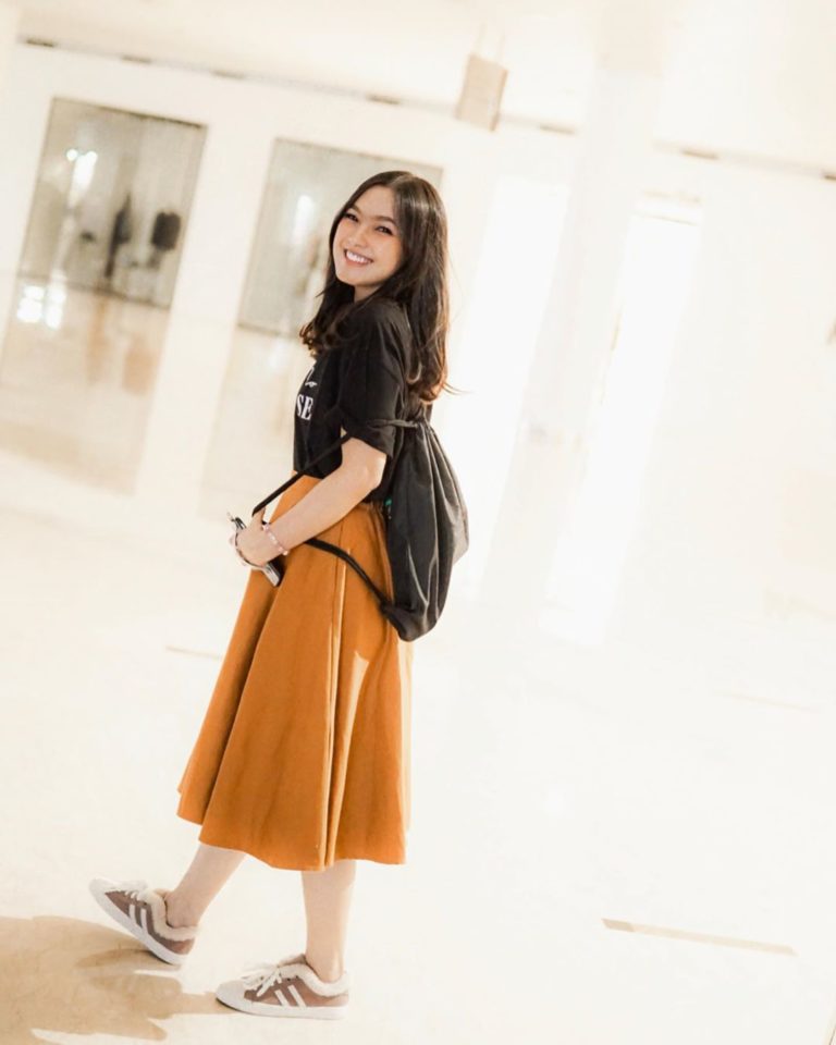 Fashionable, 10 Gaya OOTD Ana Riana yang Bikin Penampilan Manis dan Cute