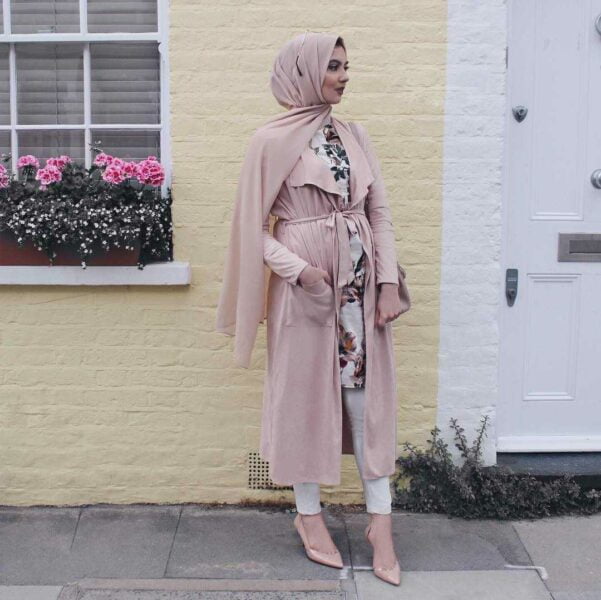 Makin Feminim, 10 Inspirasi OOTD Hijab Warna Pastel - Dailysia