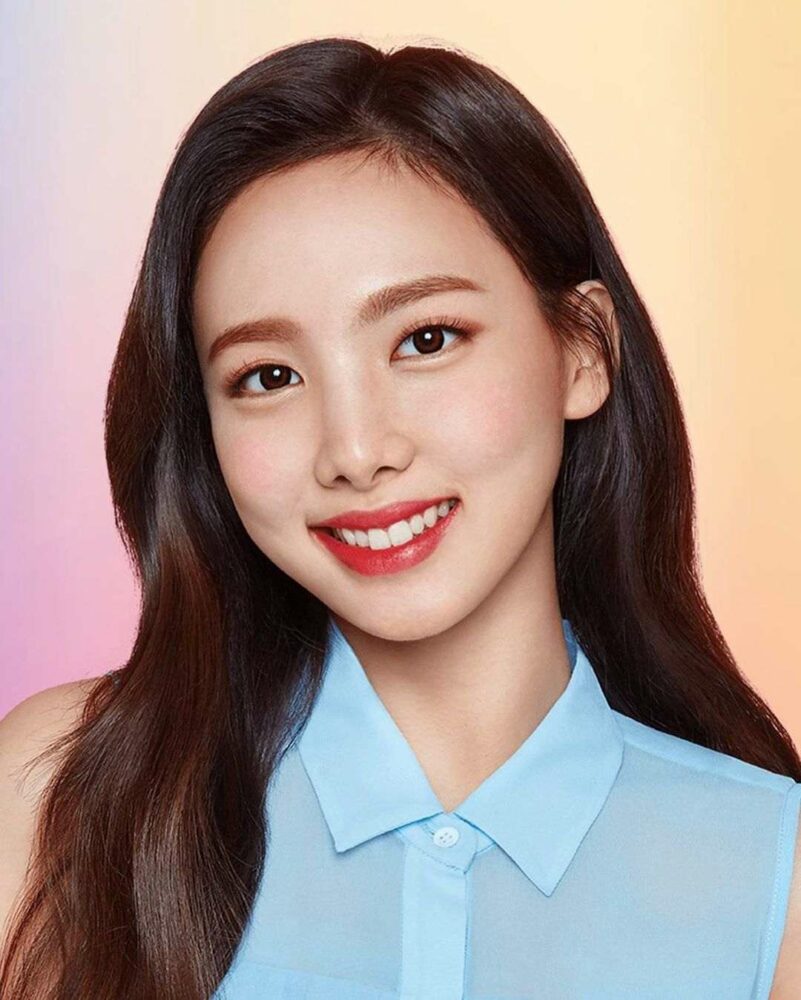 Nayeon TWICE - Biodata, Profil, Fakta, Umur, Agama, Pacar, Drama, Lagu