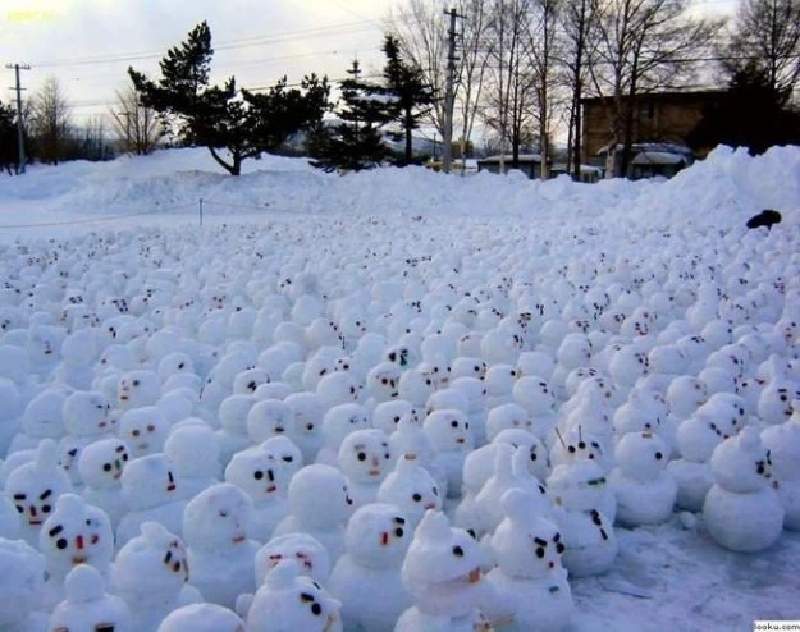 Bikin Ngeri! 10 Potret Boneka Salju yang Paling Seram