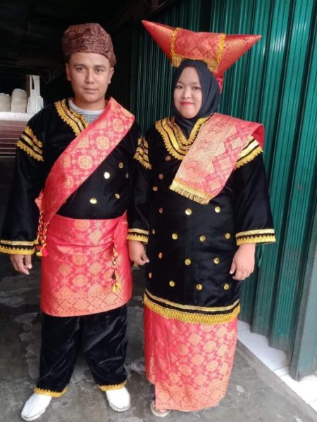 10 Nama Baju Adat Sumatera Barat Beserta Aksesorisnya  Dailysia