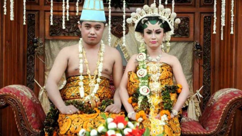 10 Filosofi Pakaian Adat  Jawa  Tengah Penuh dengan Makna 