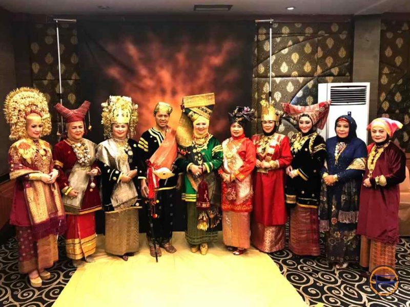 5 Macam Pakaian Tradisional Sumatera Beserta Filosofinya - Dailysia