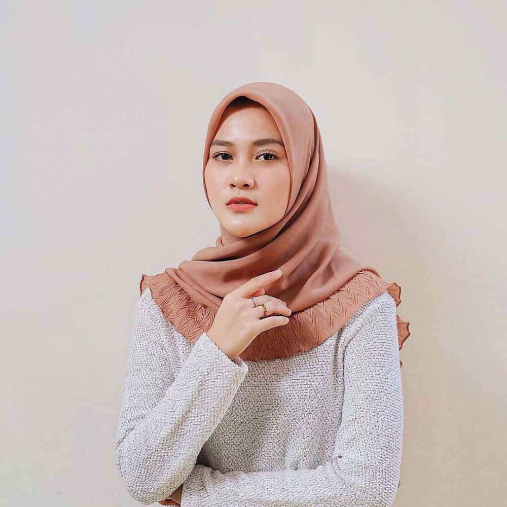 10 Pesona Henny Rahman, Selebgram Berhijab Mantan Istri ...