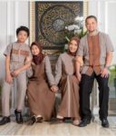 10 Ide Baju Couple Keluarga, Jadi Kelihatan Kompak - Dailysia