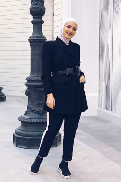 Nuansa Monokrom 10 Ootd Hitam Putih Hijab Casual Dailysia