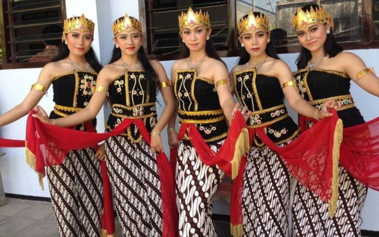 12 Tari Tradisional Jawa Tengah, Unik Dan Bersejarah - Dailysia