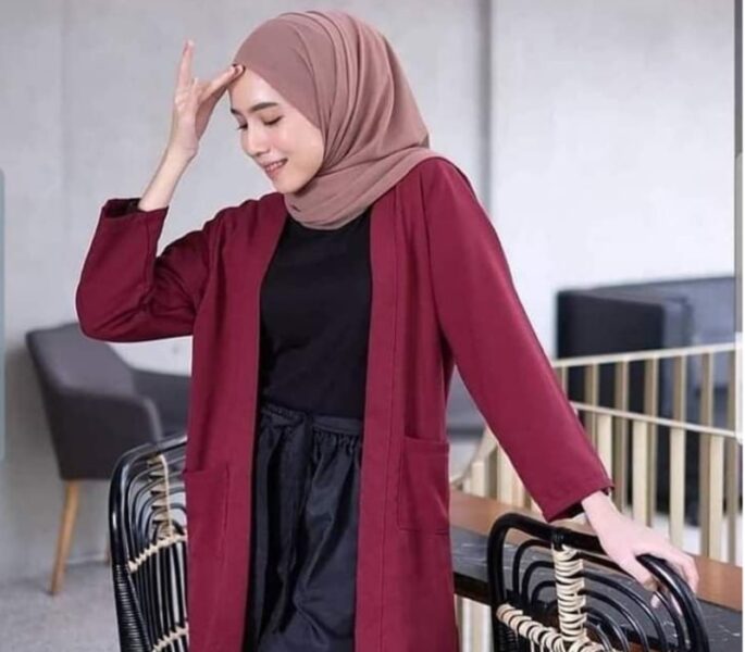 14 Warna Jilbab Yang Cocok Dengan Baju Maroon Dailysia